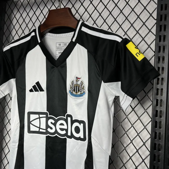 Kids Newcastle United Home Kit 24/25 Football Jersey product image 3