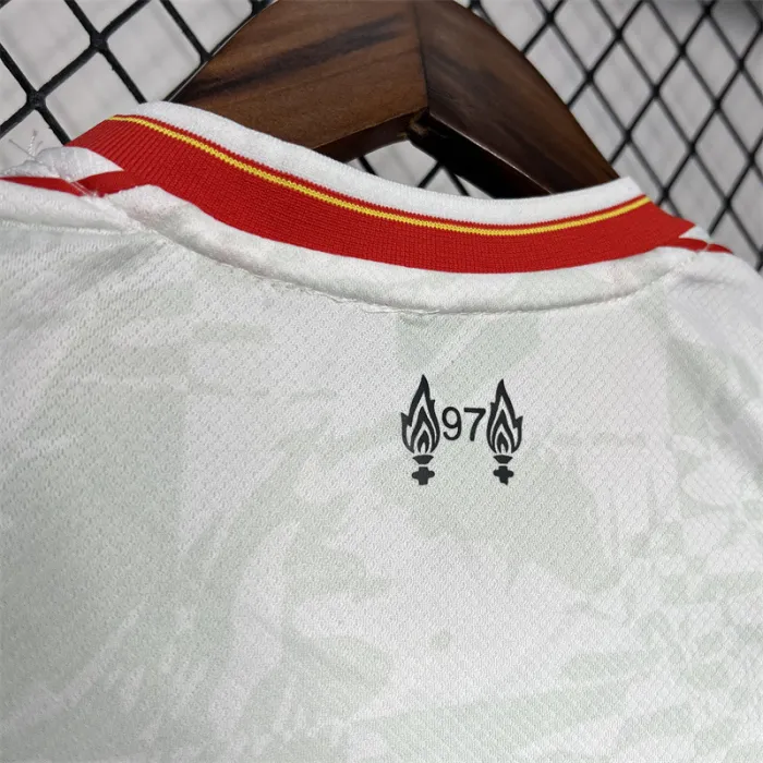 Kids Liverpool Third Jersey 24/25 Football Kit product image 5