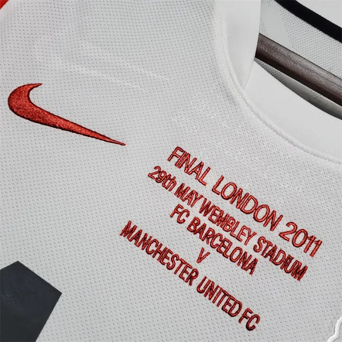 Manchester United Jersey Away Kit 2010/11 Retro Football product image 5