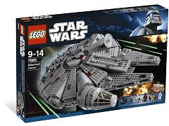 7965 LEGO Millennium Falcon (2011) product image 1, provided for visual reference and product detail review